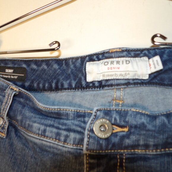 Torrid Mid Rise Skinny Jeans Sz 16 - Picture 4 of 6
